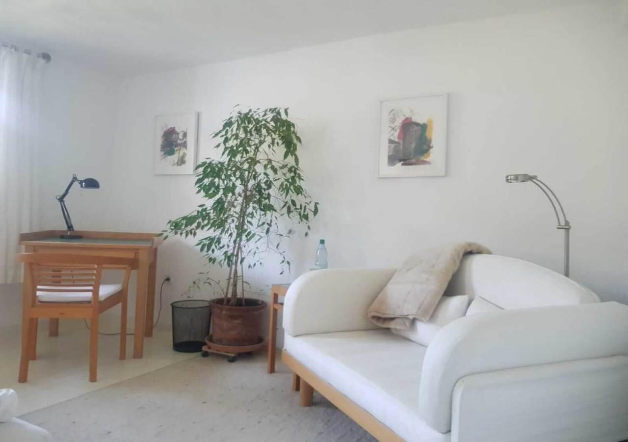 Aeltestes Haus In Quentel - Ferienwohnung 1 Mit Kleinem Garten Lichtenau المظهر الخارجي الصورة