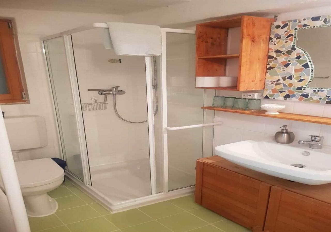 Aeltestes Haus In Quentel - Ferienwohnung 1 Mit Kleinem Garten Lichtenau المظهر الخارجي الصورة