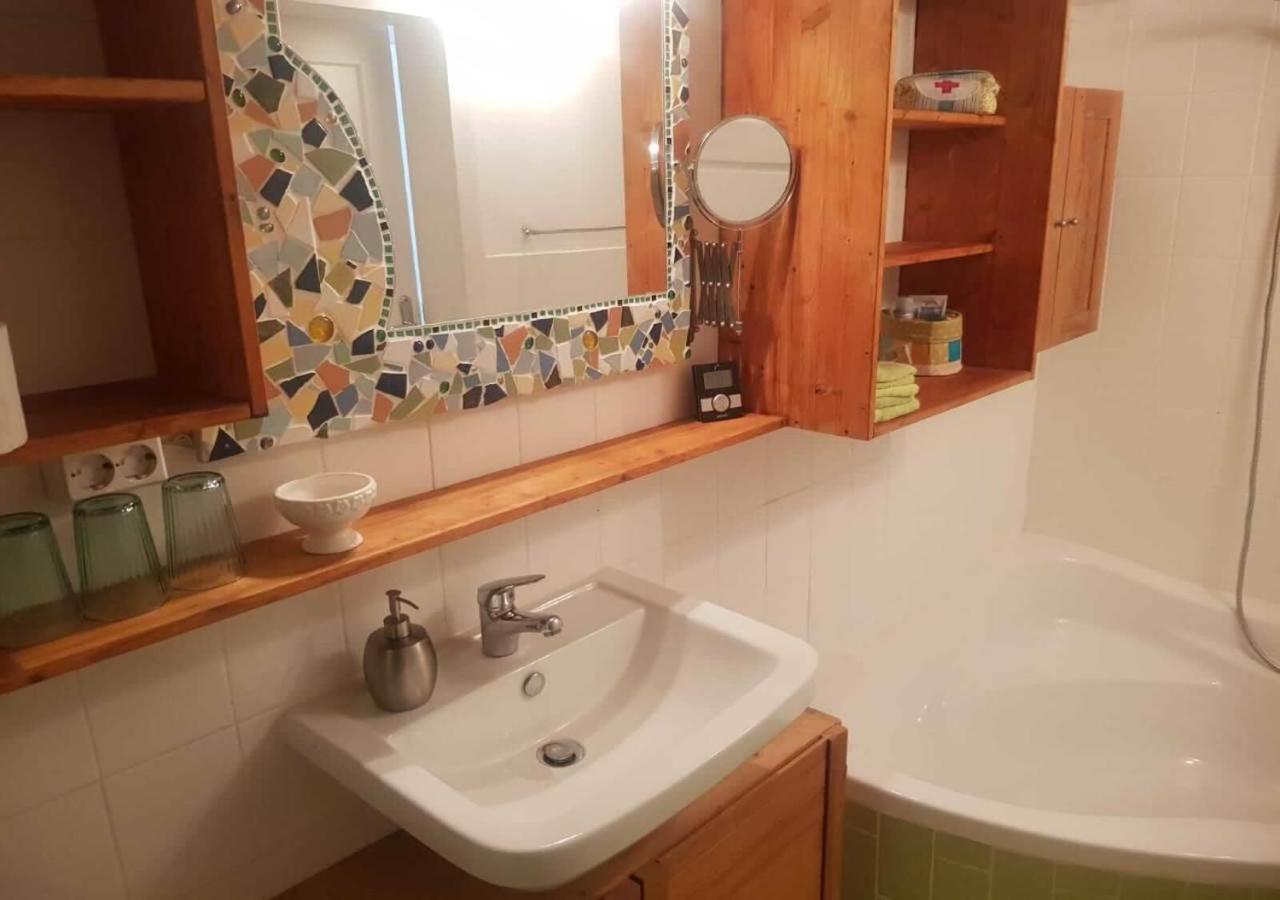 Aeltestes Haus In Quentel - Ferienwohnung 1 Mit Kleinem Garten Lichtenau المظهر الخارجي الصورة