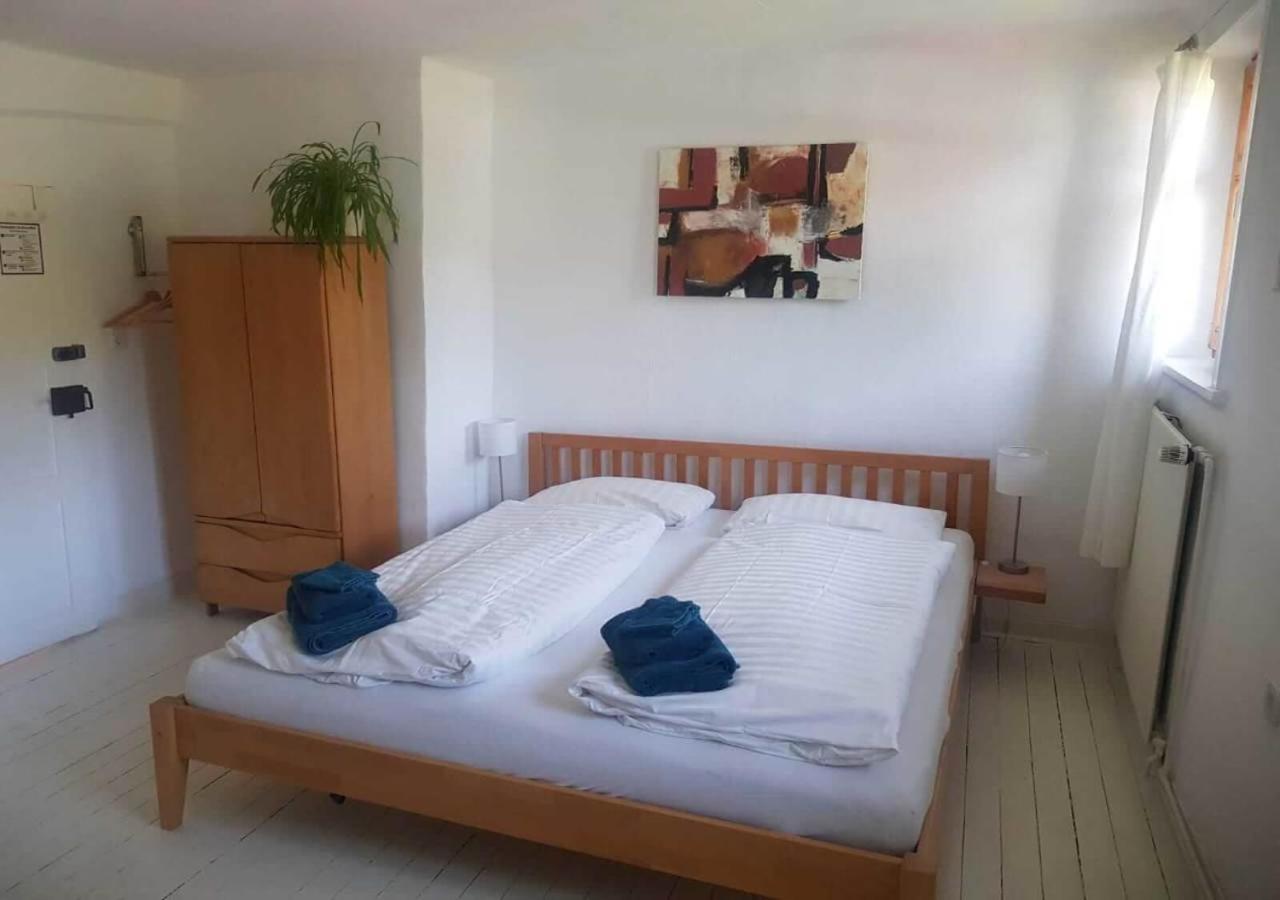 Aeltestes Haus In Quentel - Ferienwohnung 1 Mit Kleinem Garten Lichtenau المظهر الخارجي الصورة