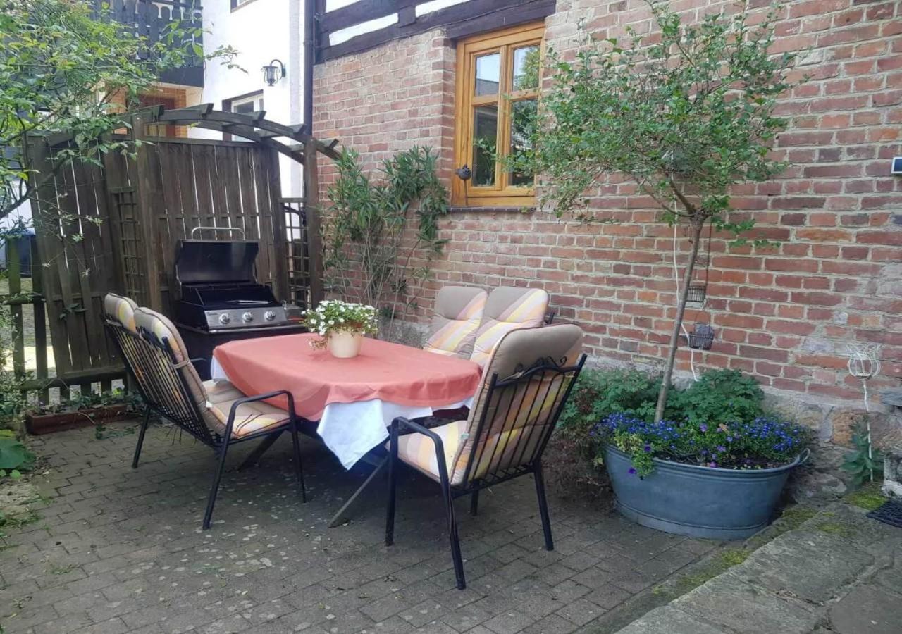 Aeltestes Haus In Quentel - Ferienwohnung 1 Mit Kleinem Garten Lichtenau المظهر الخارجي الصورة
