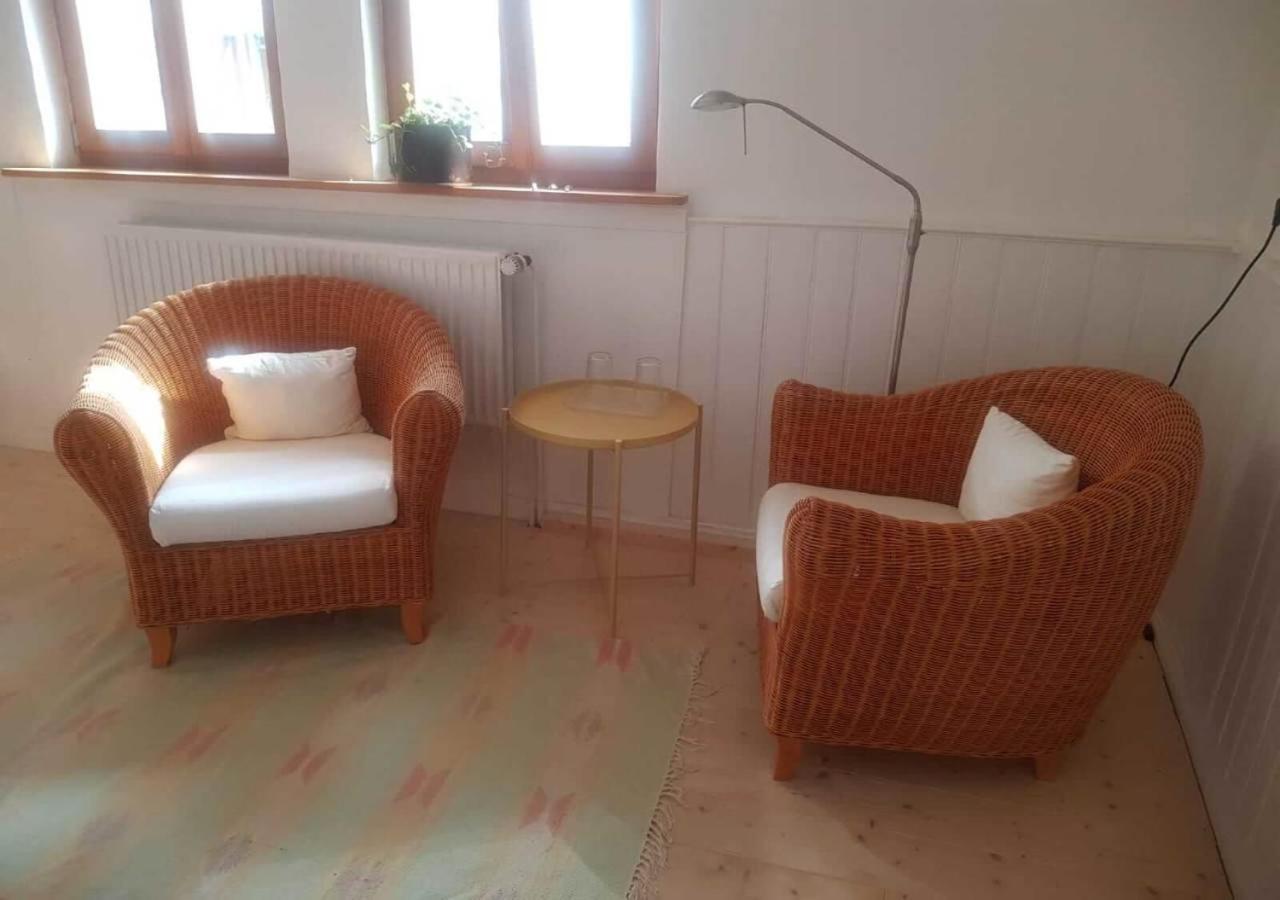 Aeltestes Haus In Quentel - Ferienwohnung 1 Mit Kleinem Garten Lichtenau المظهر الخارجي الصورة